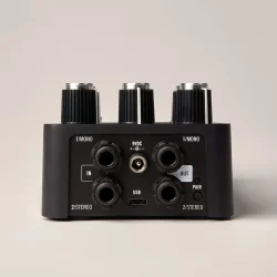 Universal Audio UAFX Starlight Delay Pedal