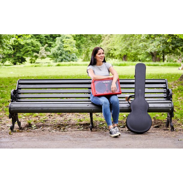 BOSS CUBE STREET II Battery-Powered Stereo Amplifier